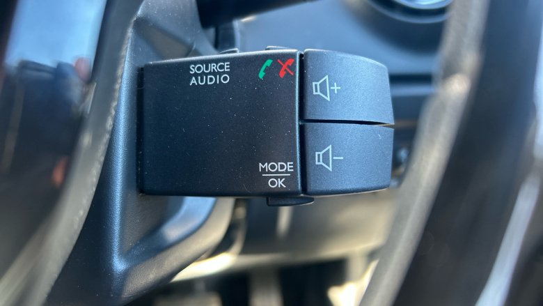 Renault Captur 1.2 TCE Dynamique S MediaNav 5dr EDC Petrol Hatchback